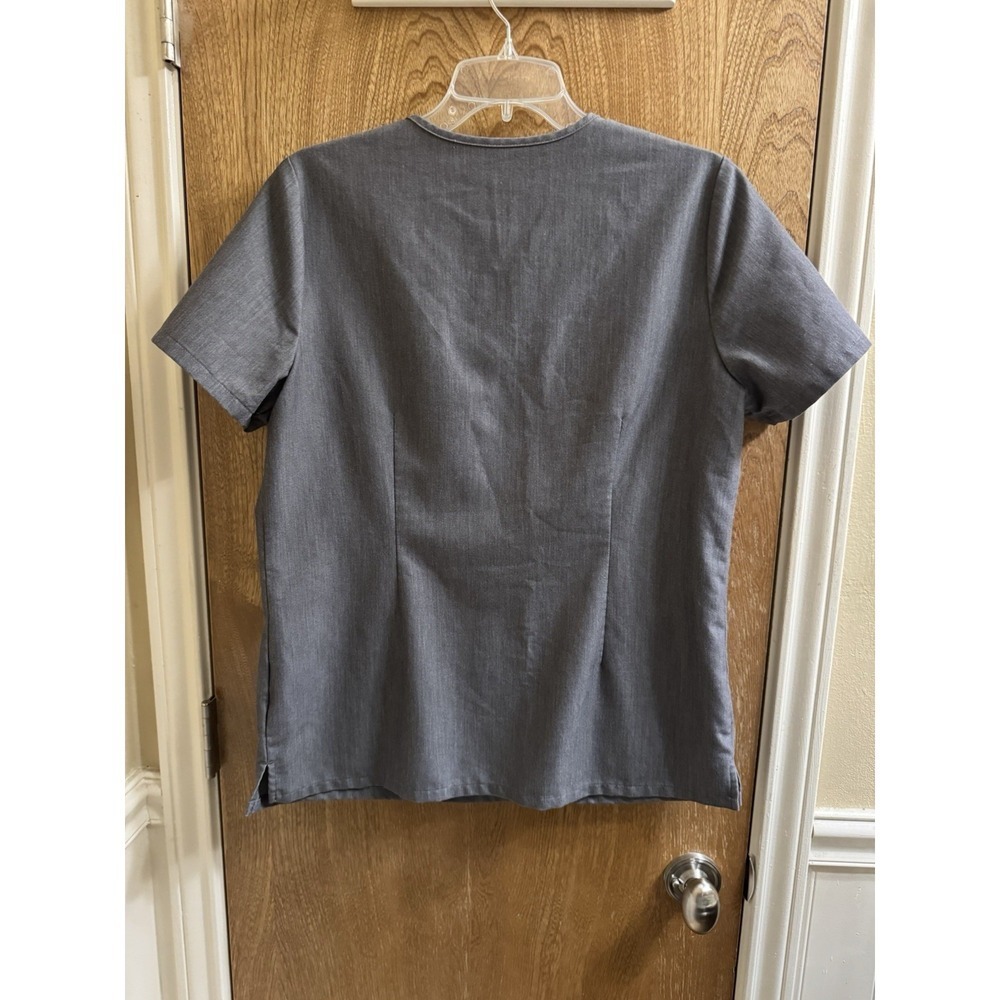 FIGS Technical Casma 3 Pocket Women's Scrub Top Graphite Gray Sz M FW1100 PO1600 - Picture 9 of 9